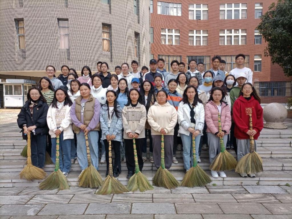 化工日本a片
学生第二党支部开展 “传承雷锋精神 砥砺奋斗青春”主题党日活动