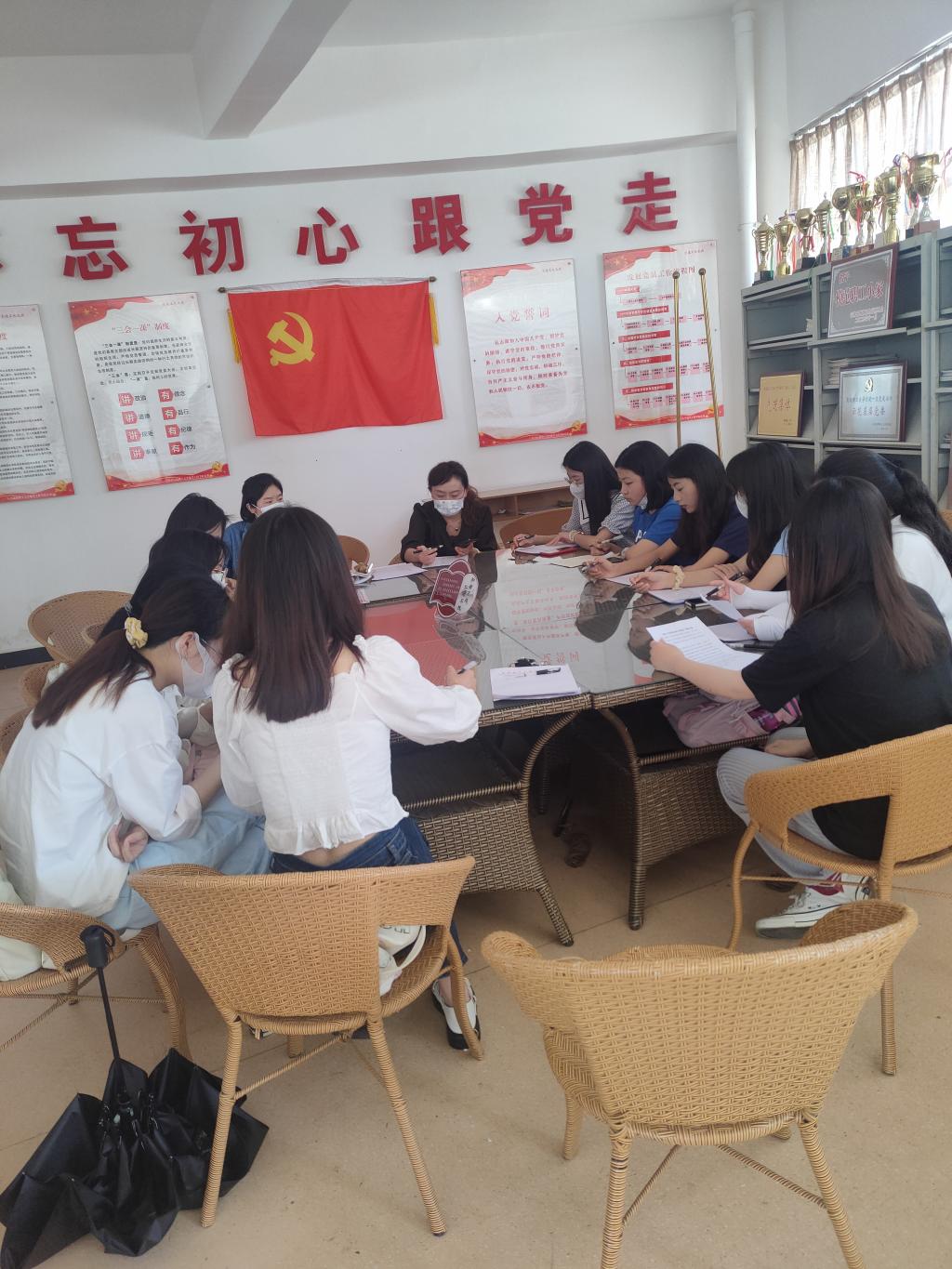 化工日本a片
学生第二党支部开展 “以案为鉴守初心，筑牢防线促廉洁”主题党日活动