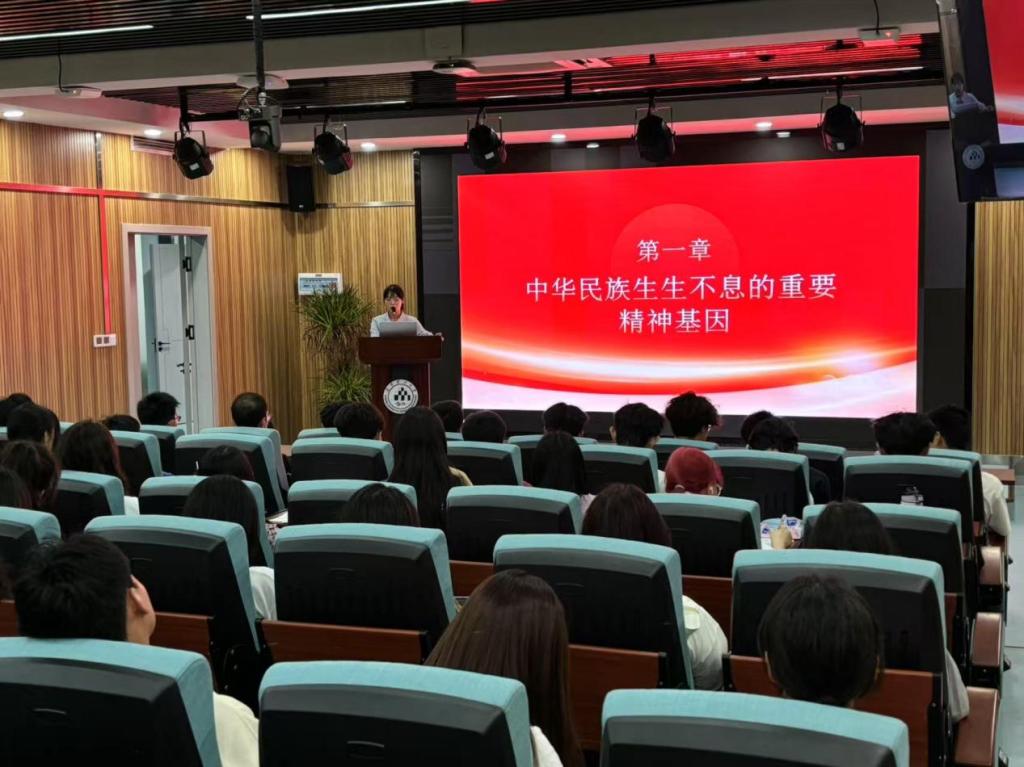 日本a片
团委开展“弘扬爱国主义精神 做时代有为青年”主题讲座