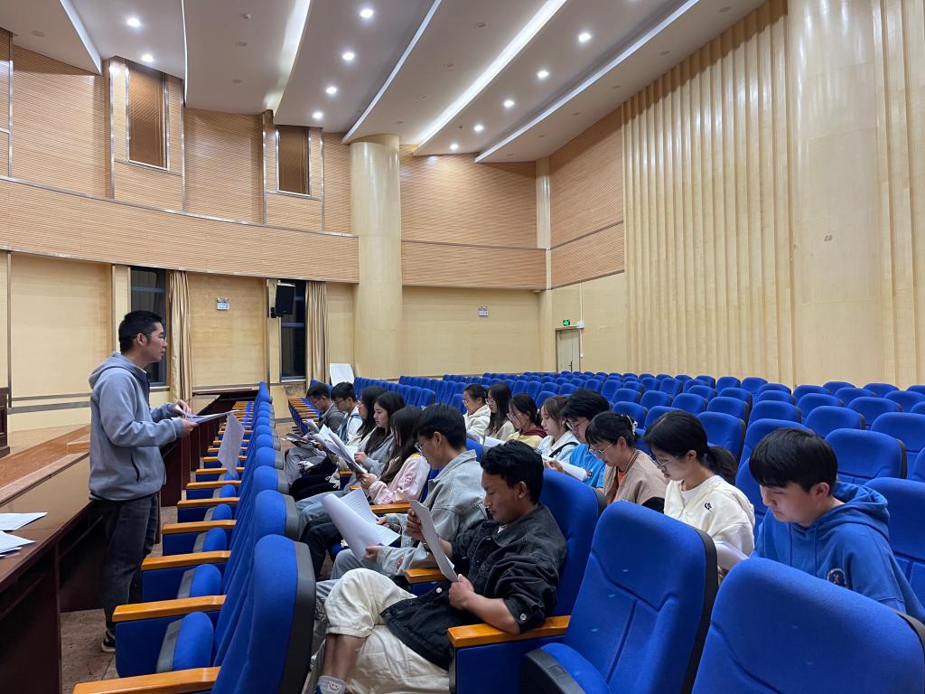 日本a片
学生第四党支部组织学习党的二十大报告